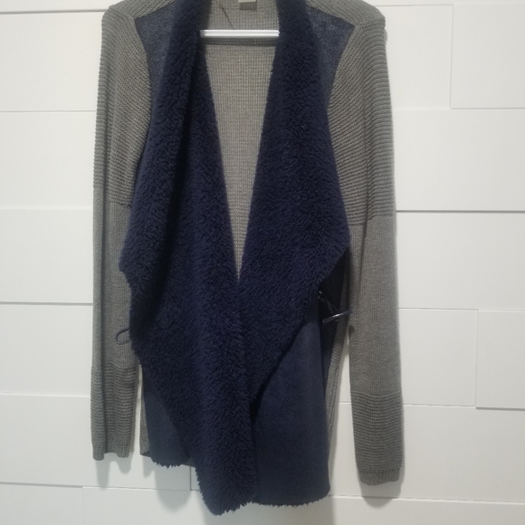 Cardigan - Picture 3 of 5